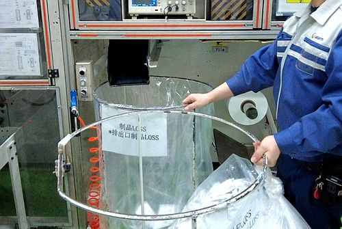 探訪蘇菲上海工廠 零容忍 制度守護(hù)女性健康